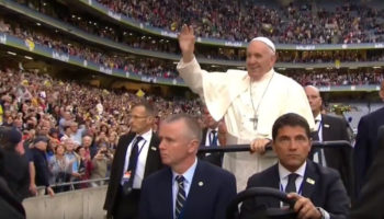 El Papa Francisco viaja a Irlanda