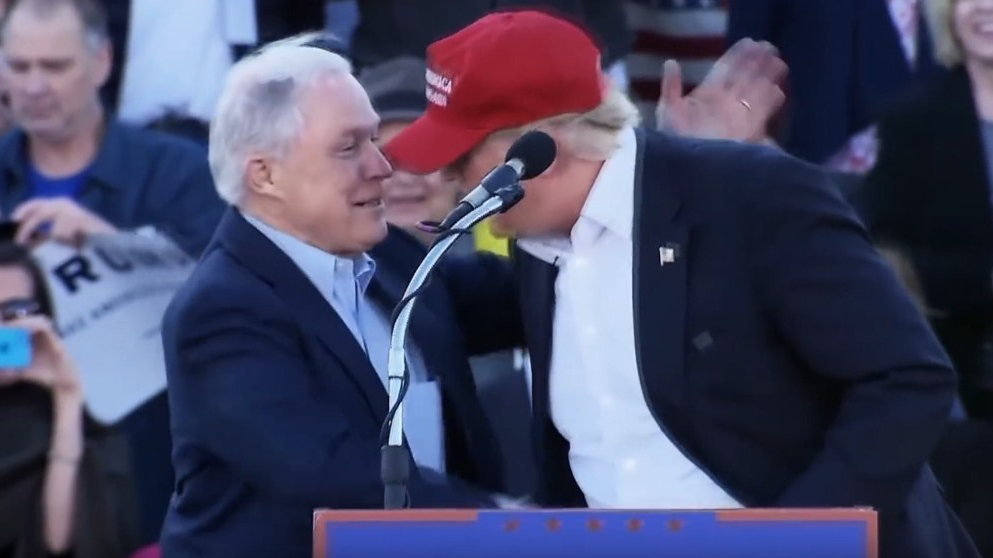 Jeff Sessions y Donald Trump.