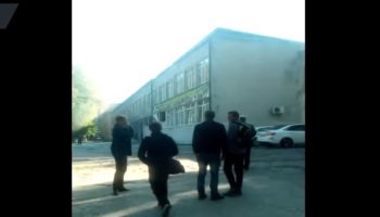 Adolescente mata a 19 en tiroteo en una universidad de Crimea