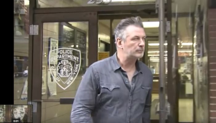 Alec Baldwin arrestado por pelea en estacionamiento de Nueva York.