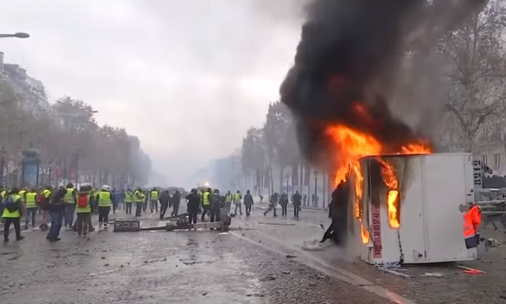 Temiendo al 'Acto IV' de disturbios, Francia toma medidas de prevención.