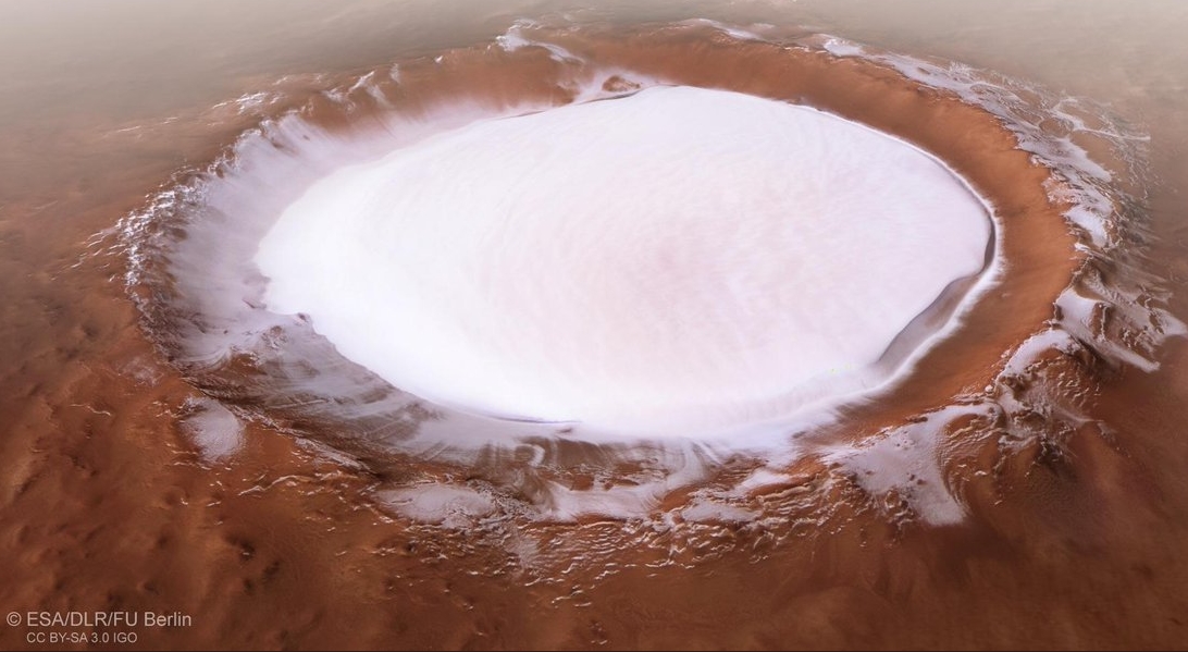 Imágenes de cráter revelan 'invierno' en el planeta rojo.