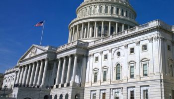 Senado estadounidense busca solución para abrir gobierno