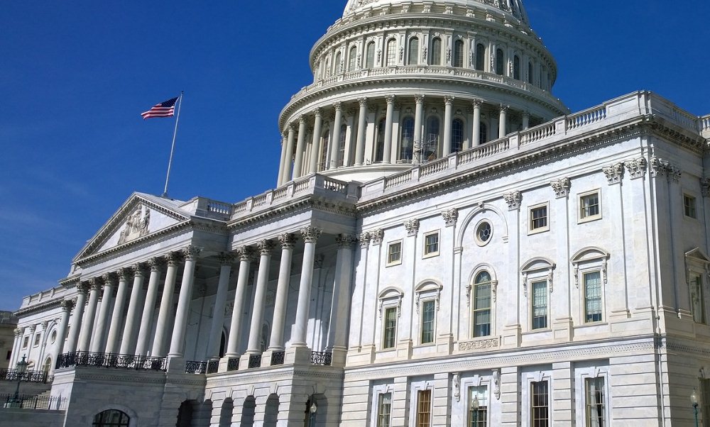 Senado estadounidense busca solución para abrir gobierno.