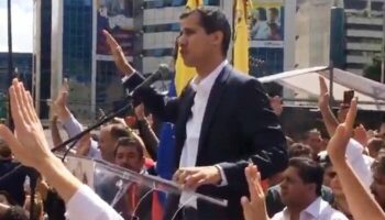 Juan Guaido se declara presidente interino de Venezuela