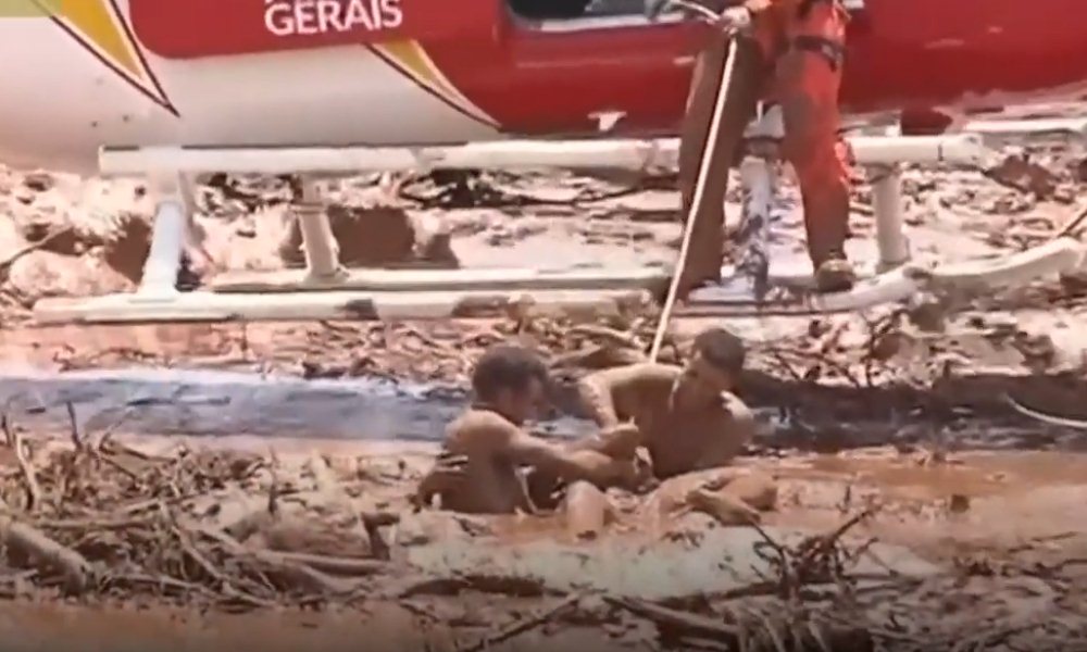 Cientos desaparecidos al explotar presa en una mina de Brasil.