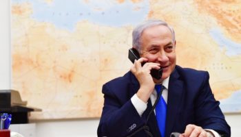 Trump dice que Estados Unidos debería reconocer la soberanía israelí sobre el Golán
