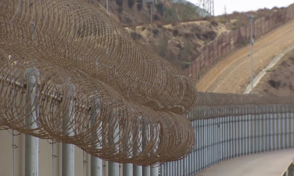Trump amenaza con el cierre de la frontera con México.