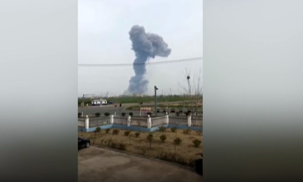 Explosión en planta química china mata a 44 personas .