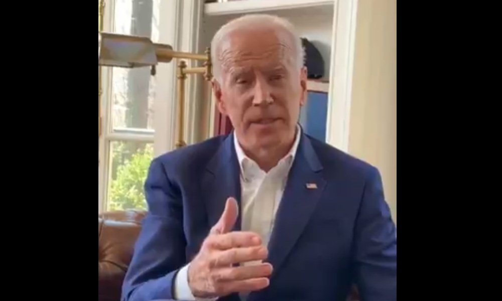 Joe Biden se compromete a respetar el "espacio personal" de las mujeres.