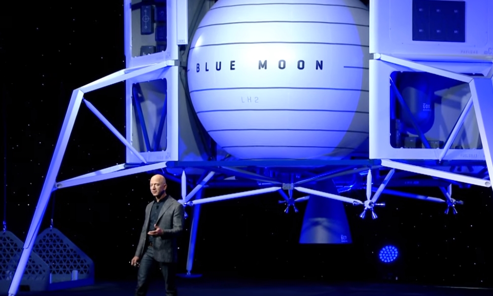 Multimillonario Jeff Bezos presenta Blue Moon.