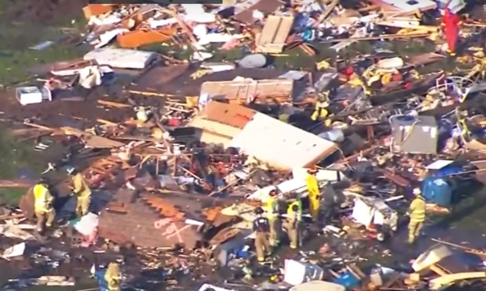 Tornado en Oklahoma deja 2 muertos y 19 heridos.
