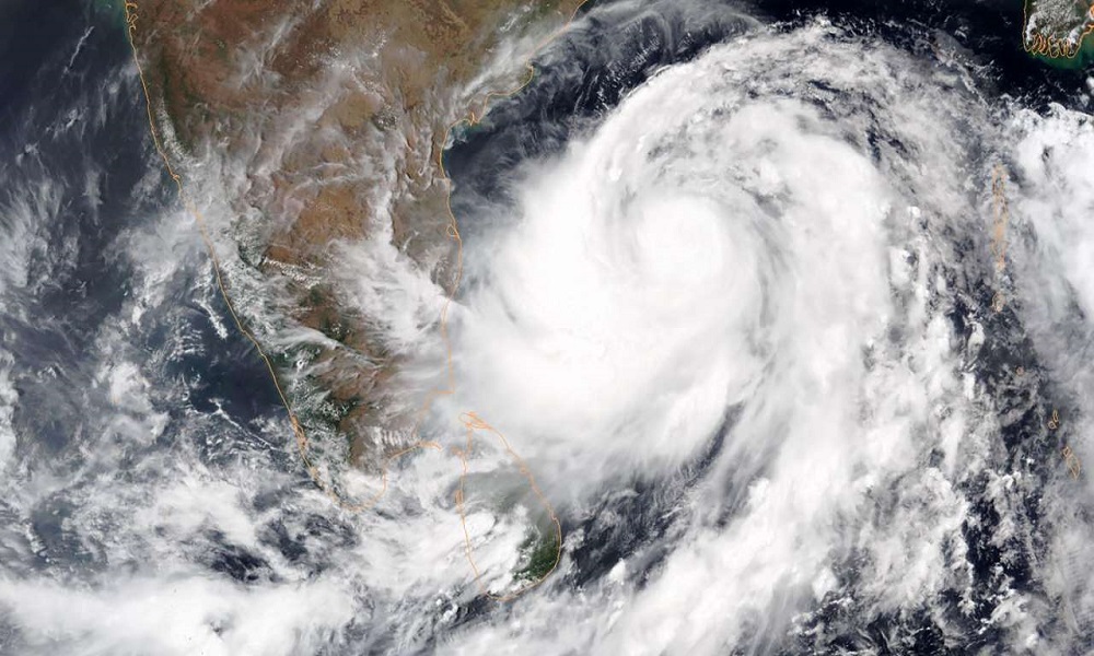 Poderoso ciclón Fani golpea la costa este de la India.