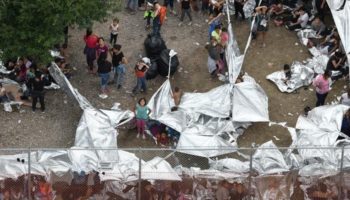 «Hacinamiento peligroso» en centros de detención de migrantes en la frontera sur