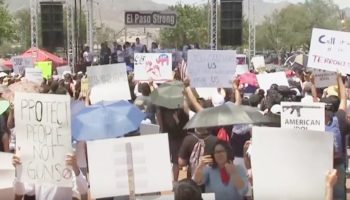 Presidente Trump visita Dayton y El Paso en medio de protestas