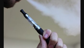 CDC investigan enfermedades pulmonares relacionadas con el uso de cigarrillos electrónicos