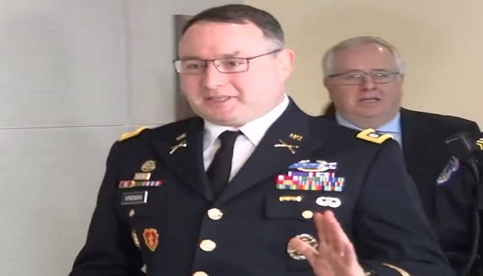 Coronel Alexander Vindman testifica sobre la llamada de Trump a Ucrania.