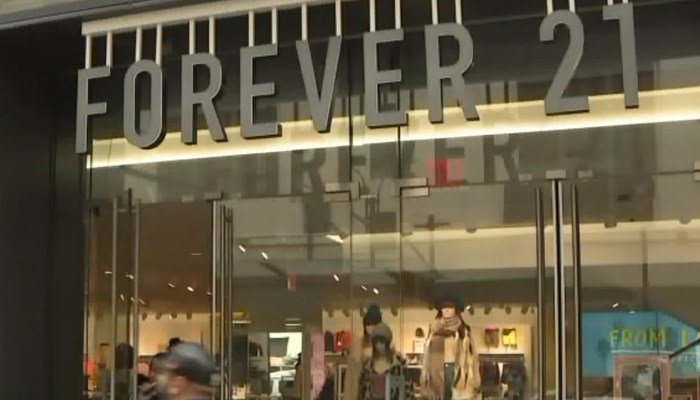 El minorista de moda Forever 21 se declara en bancarrota.