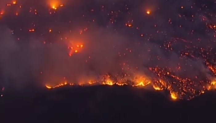 Incendio Kincade azota el norte de California.