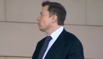 Elon Musk gana caso de difamación por llamar ‘pedo’ a un buzo en Twitter