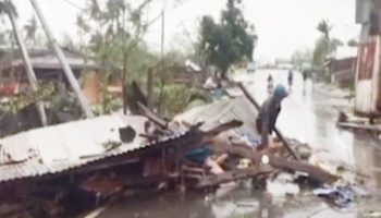 Tifón Phanfone azota el centro de Filipinas