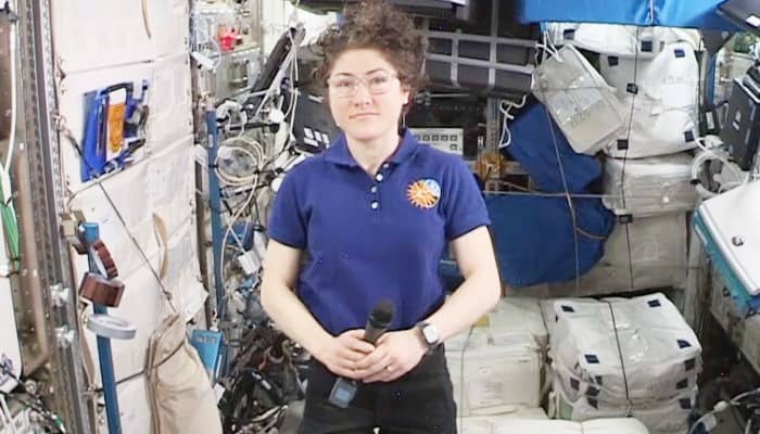 Christina Koch rompe récord para el vuelo espacial más largo de una mujer.