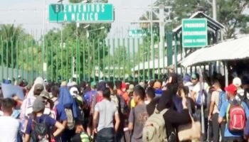 Migrantes ingresan lentamente frontera Guatemala y México