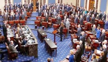 Demócratas entregan artículos de juicio político para comenzar juicio en el Senado contra Trump