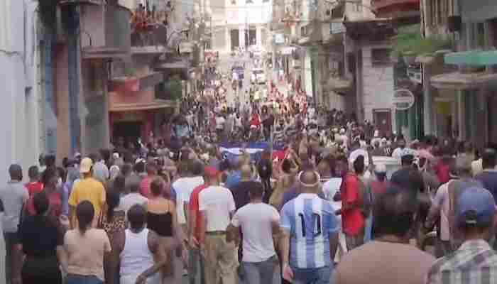 Las más grandes protestas en Cuba en décadas
