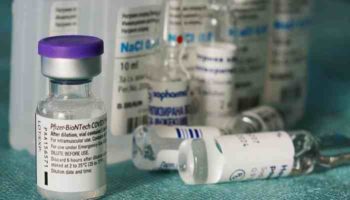 La vacuna COVID de Pfizer-BioNTech obtiene la aprobación total de la FDA