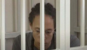 Un tribunal ruso condena a Brittney Griner a 9 años por cargos de drogas