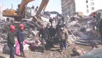 Cifra de muertos llega a 33.000 por terremoto en Turquía y Siria