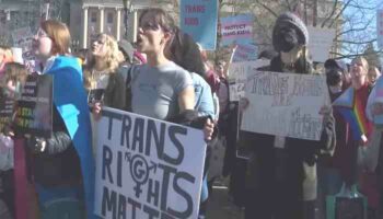 Una de las leyes anti-trans más estrictas de Estados Unidos se convierte en ley en Kentucky
