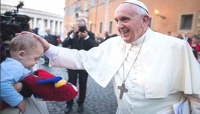 Papa Francisco advierte que “las mascotas no deben reemplazar a los niños” en Italia. Foto: © Mazur/catholicnews.org.uk