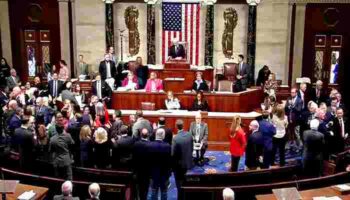 Congreso aprueba ley bipartidista de financiación para evitar el cierre por ahora