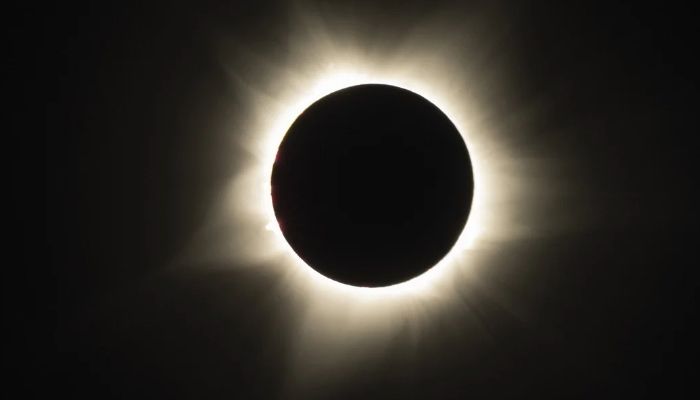 Millones de personas se preparan para un eclipse solar total histórico en Norte America